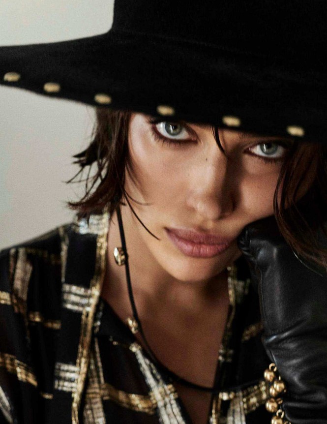 Mỹ nhân xứ bạch dương Irina Shayk: 10 năm vẫn vẹn nguyên vẻ quyến rũ - ảnh 11