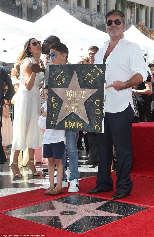 Giám khảo khó tính Simon Cowell nhận sao trên Đại lộ Danh vọng - ảnh 3