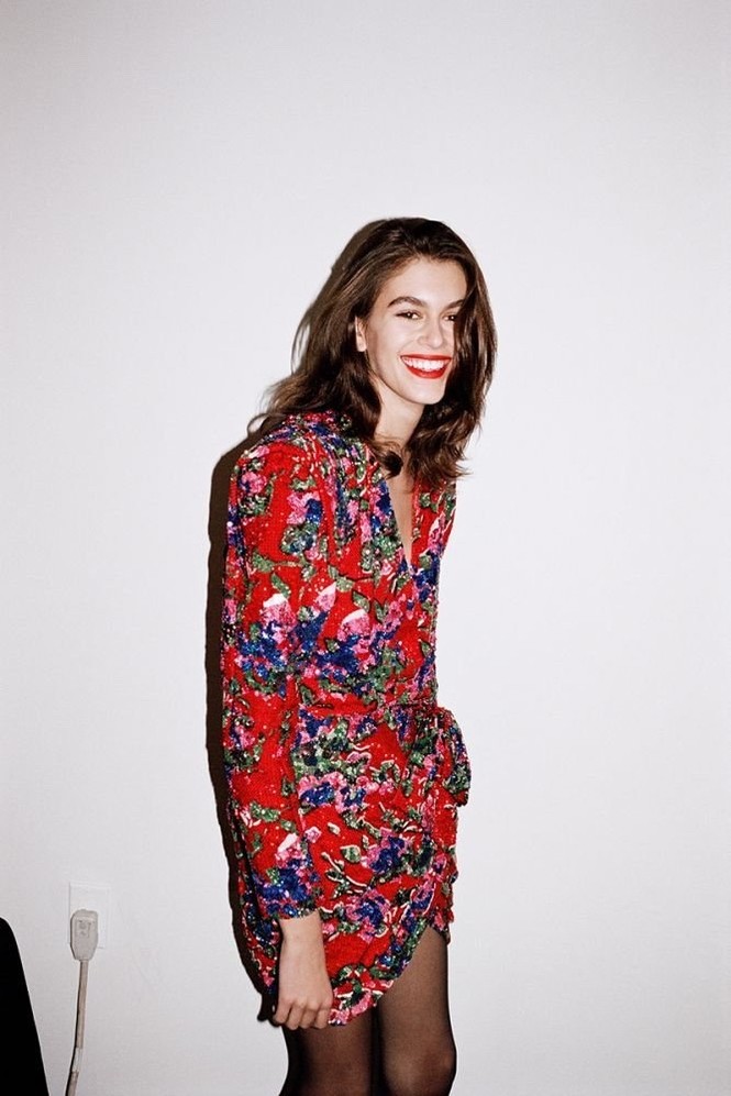 Con gái 16 tuổi của Cindy Crawford gầy gò khẳng khiu vẫn mặc hở táo bạo - ảnh 15