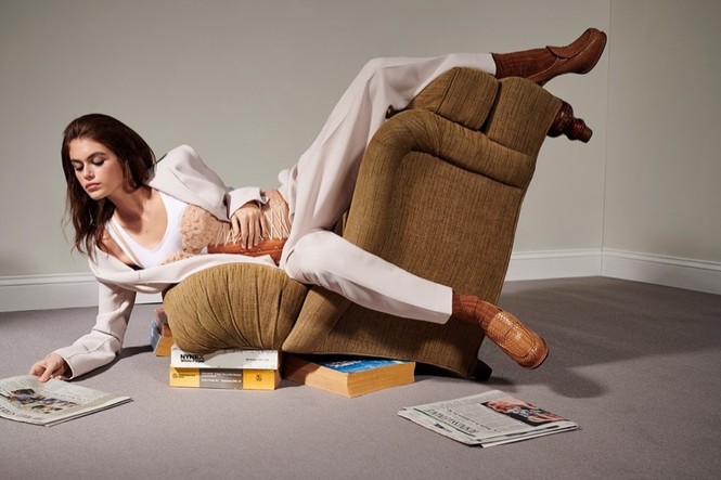 Con gái 16 tuổi của Cindy Crawford gầy gò khẳng khiu vẫn mặc hở táo bạo - ảnh 35