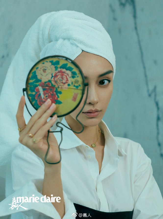 Angelababy ‘lột xác’ với ảnh tóc tém trong bồn tắm - ảnh 3