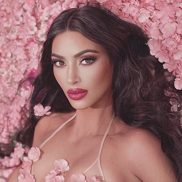 Kim Kardashian khoe dáng ‘đồng hồ cát’ trứ danh ở New York - ảnh 6
