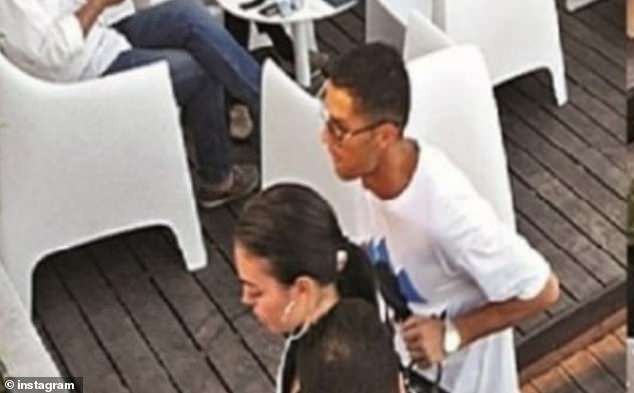 Ronaldo vui vẻ bên bạn gái Georgina giữa ‘tâm bão’ bị tố hiếp dâm - ảnh 3