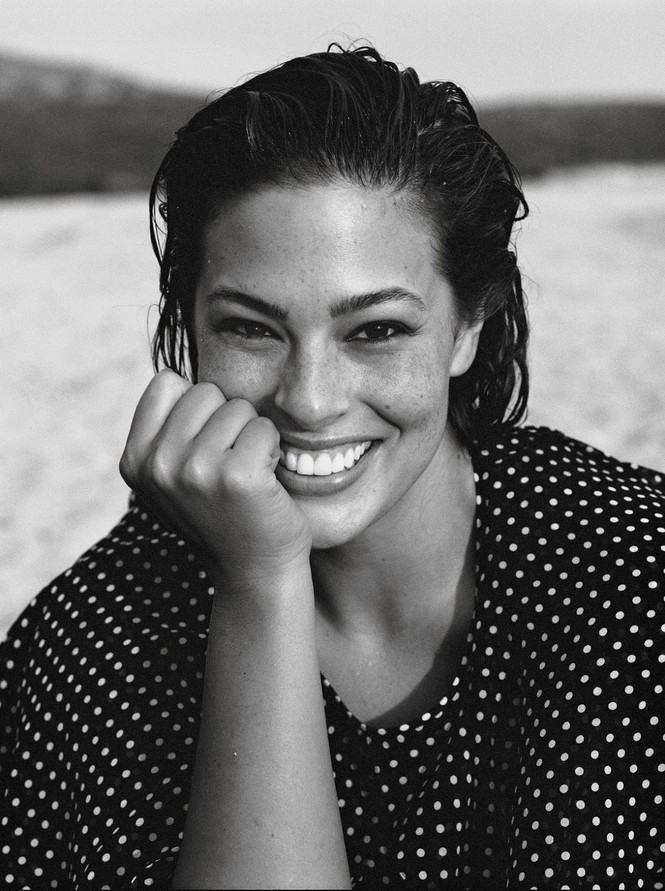 Người đẹp ngoại cỡ Ashley Graham hóa thành nữ thần đồng quê gợi tình - ảnh 4