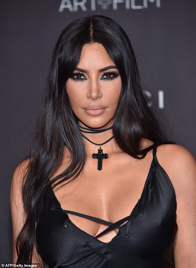 Kim Kardashian đọ sắc mỹ nhân ’50 sắc thái’, bạn gái tài tử Titanic - ảnh 4