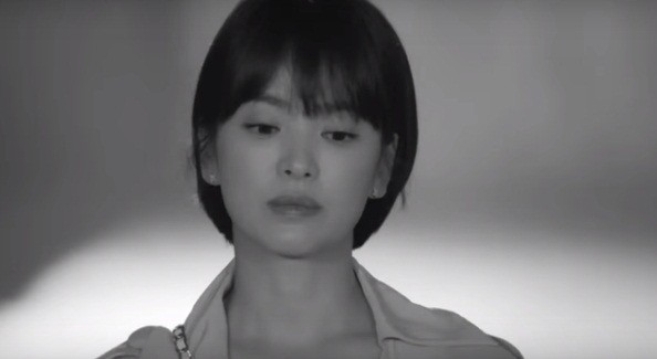 Song Hye Kyo tóc ngắn trẻ xinh như búp bê - ảnh 3