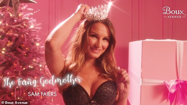 Đón Giáng sinh sớm cùng mỹ nhân truyền hình rực lửa Sam Faiers - ảnh 1