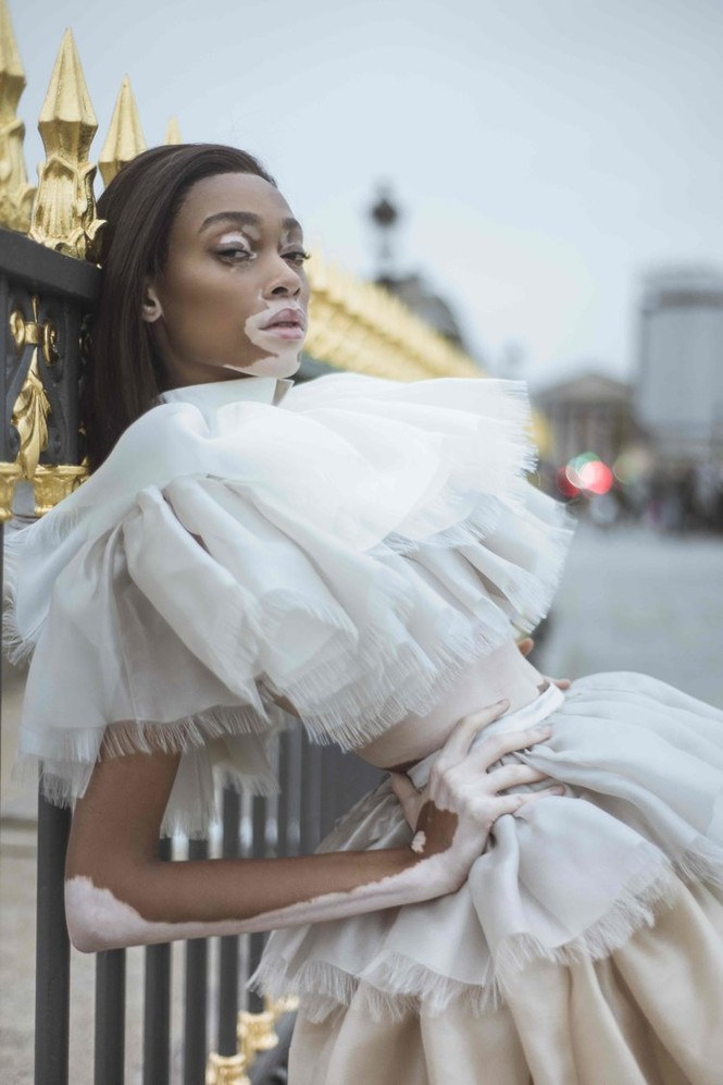 Nàng 'tân binh’ Victoria’s Secret dáng vóc hoàn hảo ở Paris - ảnh 10
