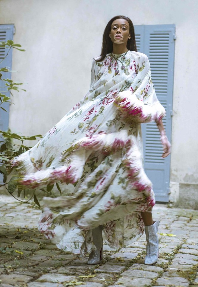 Nàng 'tân binh’ Victoria’s Secret dáng vóc hoàn hảo ở Paris - ảnh 11