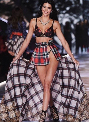 Ngất ngây dàn 'chân dài' tuyệt đẹp Victoria's Secret Fashion Show 2018 - ảnh 51