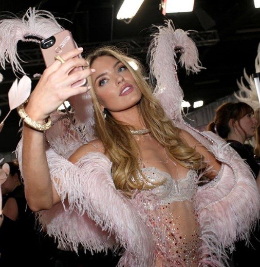 Ngất ngây dàn 'chân dài' tuyệt đẹp Victoria's Secret Fashion Show 2018 - ảnh 29