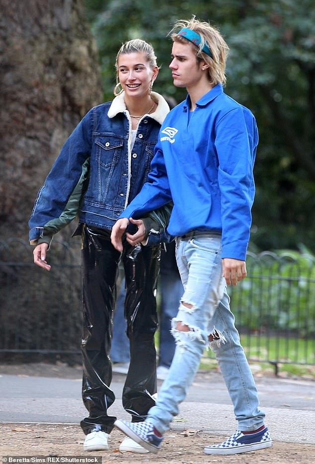 Justin Bieber và vợ sắp cưới thi nhau tung 'ảnh nóng đốt mắt' fan - ảnh 4