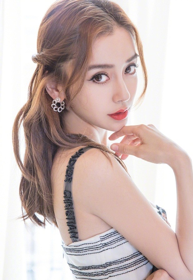 Angelababy vai trần gợi cảm, rạng ngời đón xuân - ảnh 10