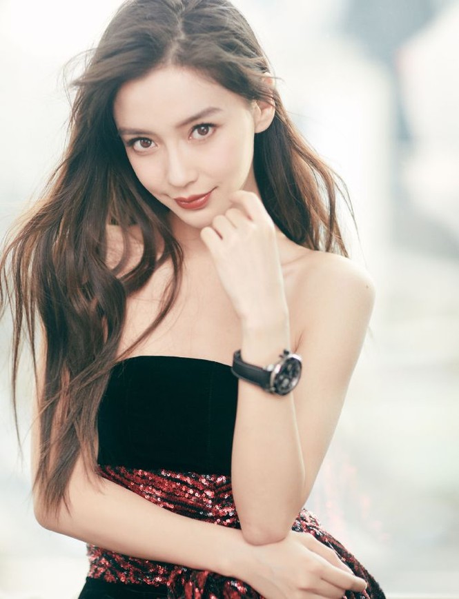 Angelababy vai trần gợi cảm, rạng ngời đón xuân - ảnh 1