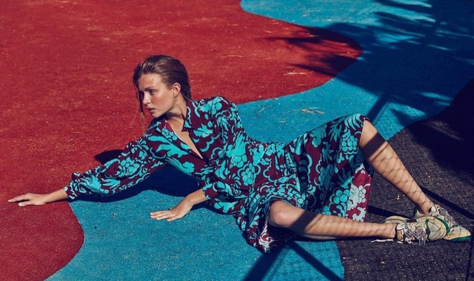 Thiên thần nội y Josephine Skriver siêu quyến rũ ở lễ hội âm nhạc Mỹ - ảnh 19