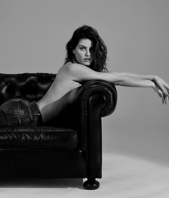 Mỹ nhân Brazil Isabeli Fontana bán nude đầy cuốn hút - ảnh 3