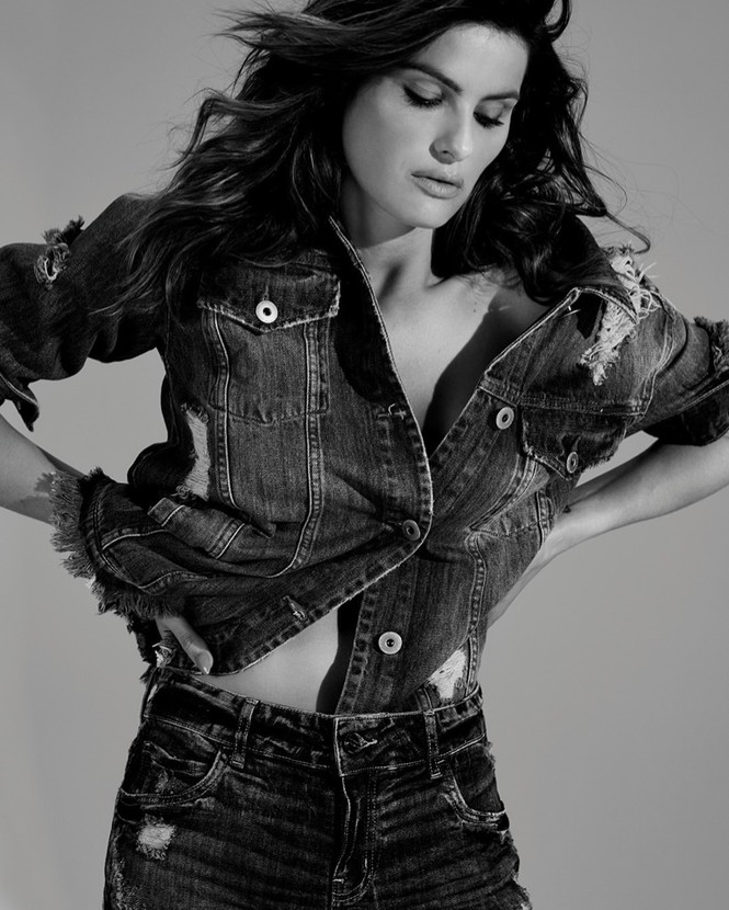 Mỹ nhân Brazil Isabeli Fontana bán nude đầy cuốn hút - ảnh 7