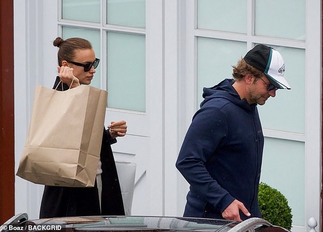 Irina Shayk dọn khỏi nhà, rộ tin rạn nứt với Bradley Cooper - ảnh 6