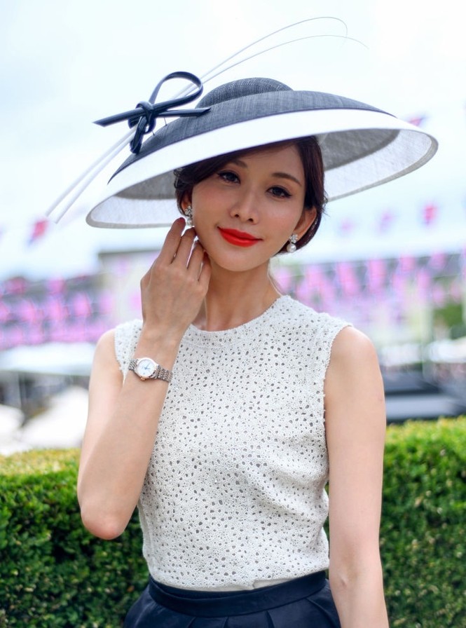 Lâm Chí Linh sang chảnh thanh lịch ở Anh - ảnh 4