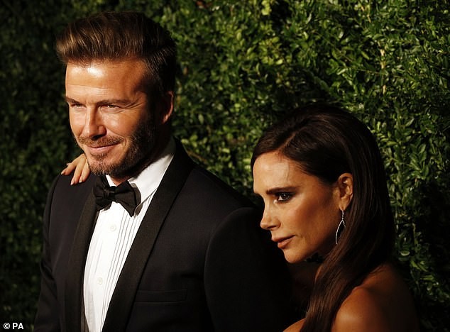 Victoria Beckham lưng trần không tì vết siêu gợi cảm - ảnh 5