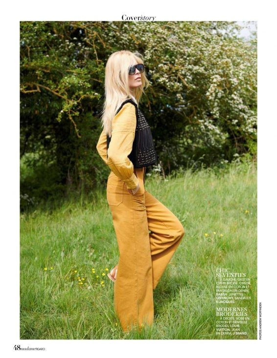 Siêu mẫu huyền thoại Claudia Schiffer U50 trẻ đẹp thon thả bất ngờ - ảnh 14