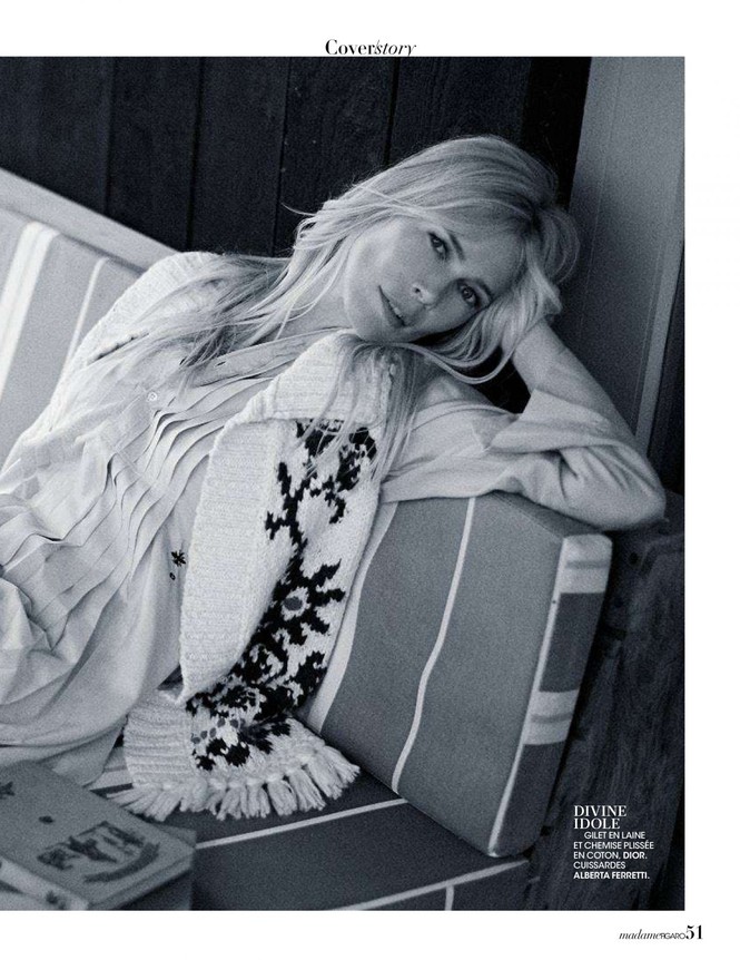 Siêu mẫu huyền thoại Claudia Schiffer U50 trẻ đẹp thon thả bất ngờ - ảnh 13