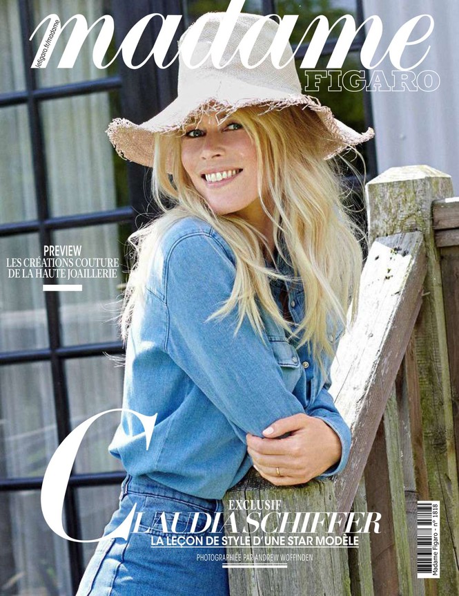 Siêu mẫu huyền thoại Claudia Schiffer U50 trẻ đẹp thon thả bất ngờ - ảnh 15