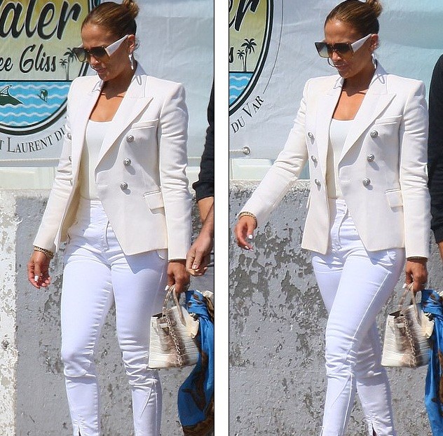 Jennifer Lopez khoe eo thon, nóng bỏng với váy xẻ cao hết cỡ - ảnh 12