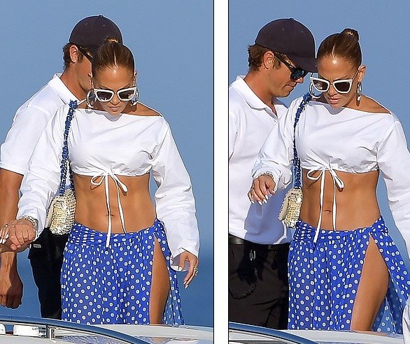 Jennifer Lopez khoe eo thon, nóng bỏng với váy xẻ cao hết cỡ - ảnh 8