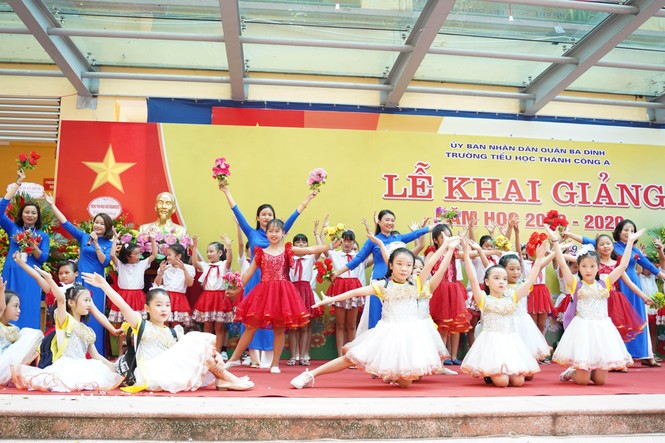 Sáng 5/9, hơn 22 triệu học sinh cả nước hân hoan đón ngày khai giảng - ảnh 95