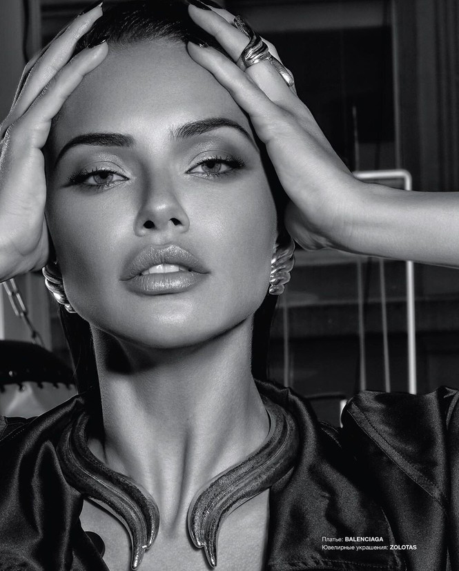 Adriana Lima không nội y, nóng bỏng đầy quyền lực - ảnh 15