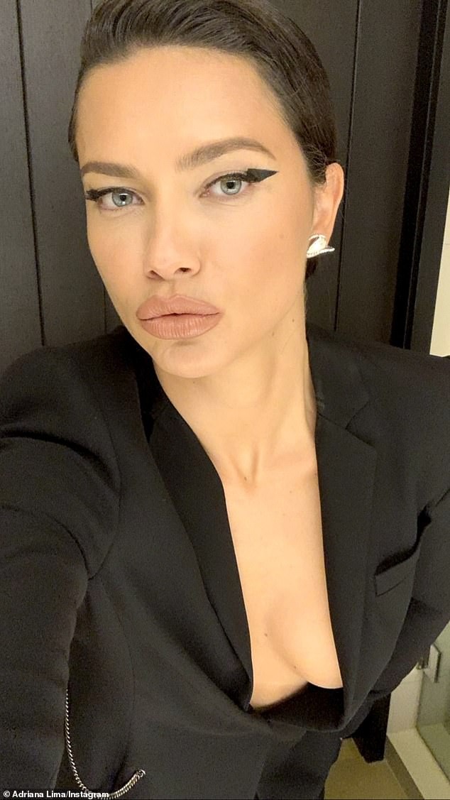 Adriana Lima không nội y, nóng bỏng đầy quyền lực - ảnh 7