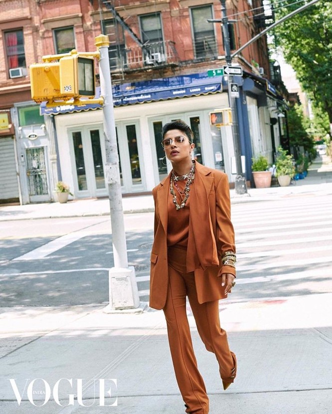 Mê đắm sắc vóc quyến rũ của hoa hậu thế giới Priyanka Chopra - ảnh 4