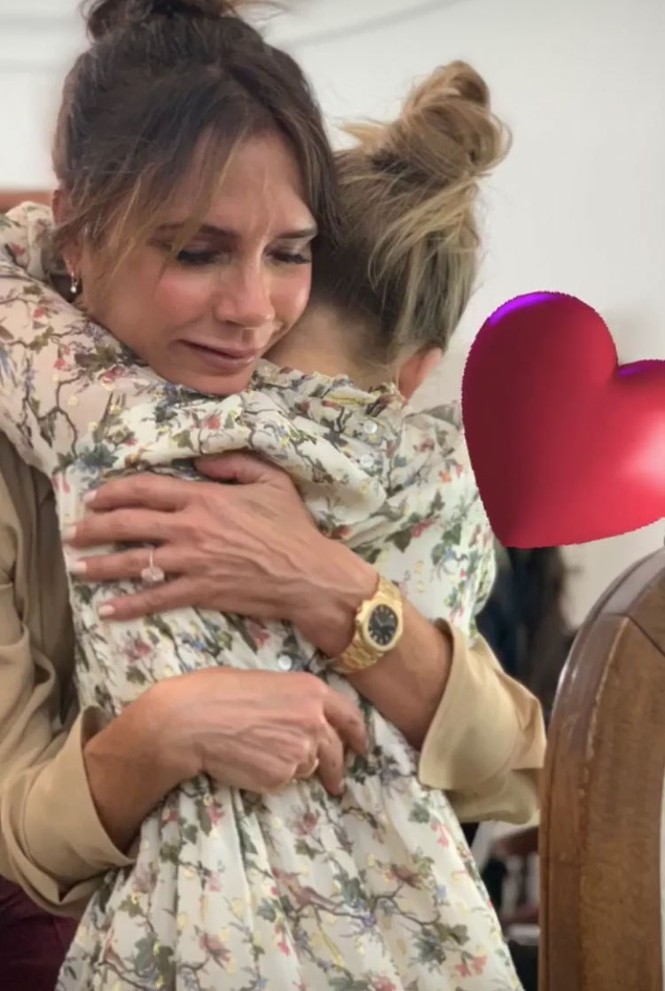 Victoria Beckham 45 tuổi trẻ trung quyến rũ nhưng vẫn 'lạnh như tảng băng' - ảnh 11