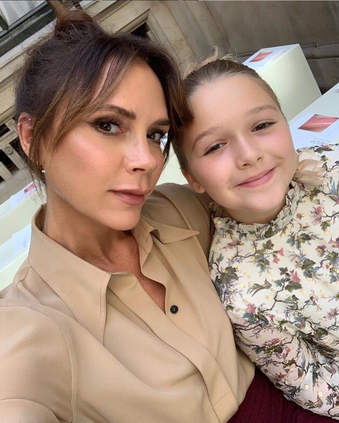Victoria Beckham 45 tuổi trẻ trung quyến rũ nhưng vẫn 'lạnh như tảng băng' - ảnh 10