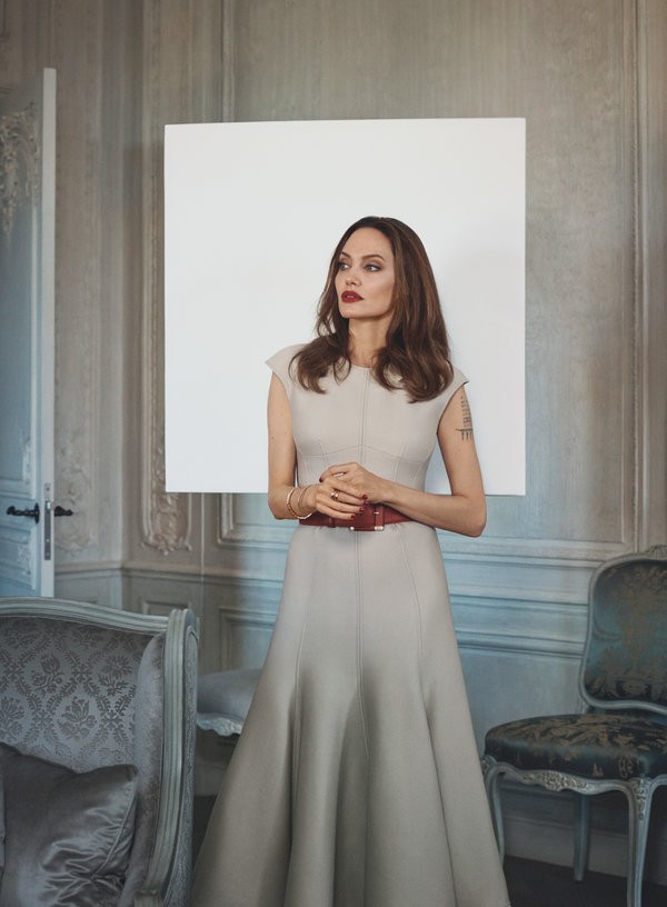 Angelina Jolie: Đẳng cấp quyến rũ khó ai sánh kịp - ảnh 10