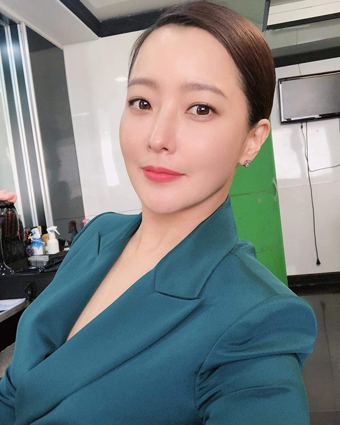 Ngỡ ngàng nhan sắc tuổi 43 của nữ thần sắc đẹp xứ Hàn Kim Hee Sun - ảnh 14