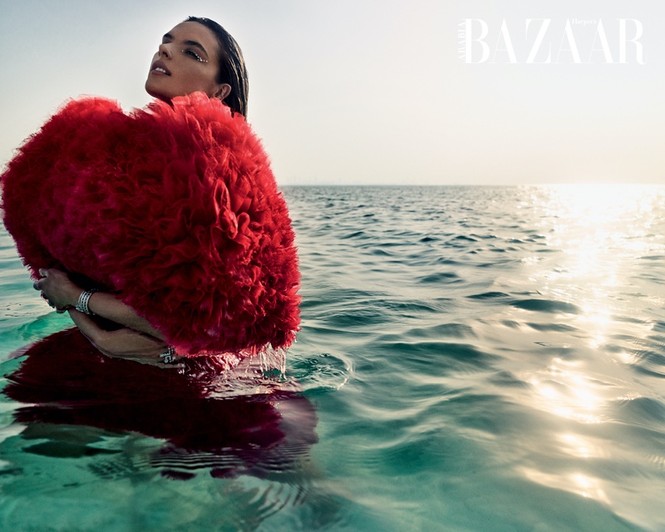 Thiên thần nội y Alessandra Ambrosio hóa nàng tiên cá quyến rũ - ảnh 8