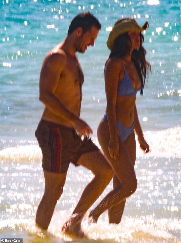 Bóng hồng 'Fast & Furious' diện bikini say đắm bên bạn trai ở Mexico - ảnh 1