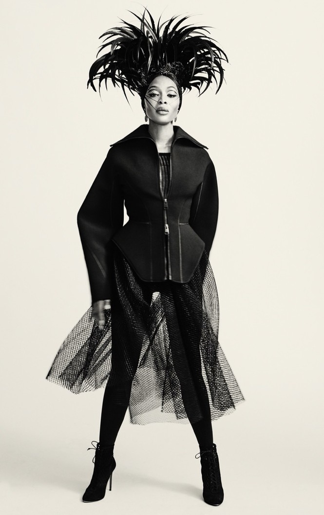 Mê mẩn sắc vóc tuyệt mỹ của siêu mẫu huyền thoại Naomi Campbell - ảnh 11