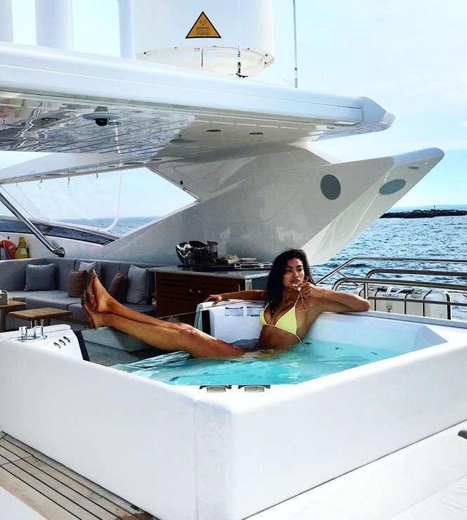 Người đẹp lai cao 1m80 Kelly Gale nóng bỏng ở Bali - ảnh 5