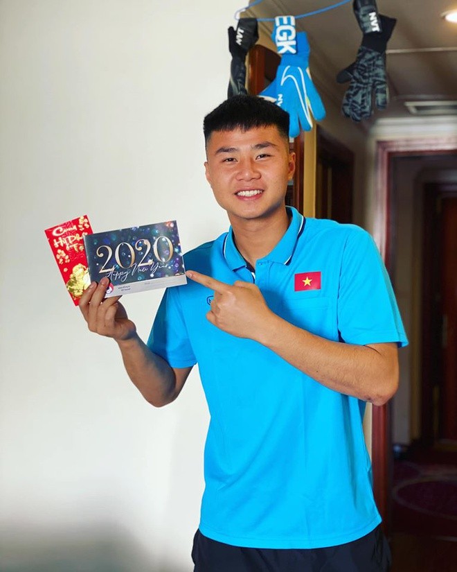 Đoàn Văn Hậu đón năm mới ở Berlin, Đức Chinh và U23 check-in Thái Lan - ảnh 7