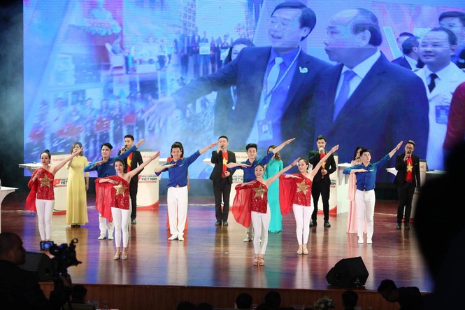 Đội Tình nguyện trẻ giành giải Nhất cuộc thi tìm hiểu Đảng Cộng sản Việt Nam - ảnh 17