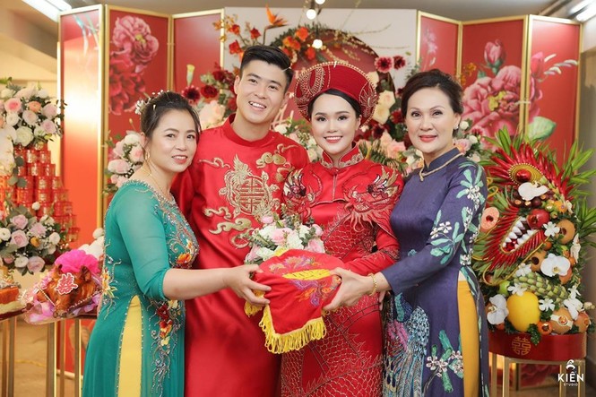 Xuân Trường bất ngờ có mặt trong lễ ăn hỏi của Duy Mạnh-Quỳnh Anh - ảnh 2