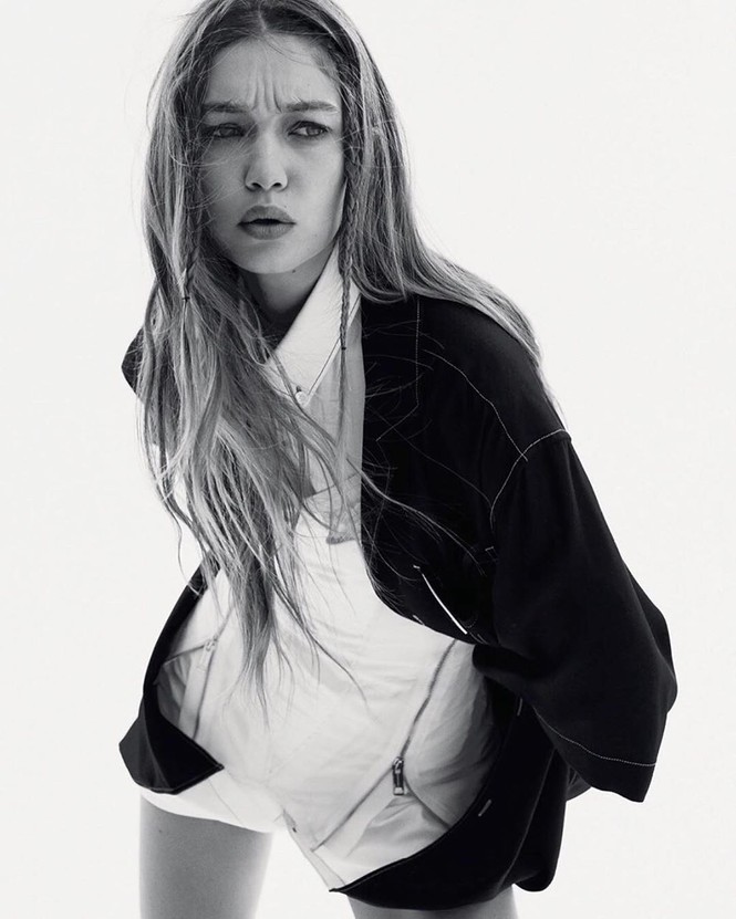 Gigi Hadid cởi áo bán nude trên Vogue Nga - ảnh 15