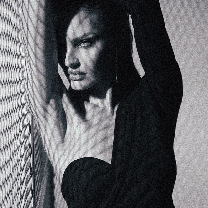 Candice Swanepoel thả dáng tuyệt mỹ với đôi chân dài mê mải - ảnh 5