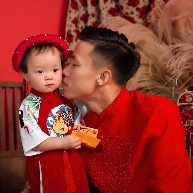 Quế Ngọc Hải, Văn Toàn và cầu thủ Việt gói bánh chưng bên gia đình - ảnh 6