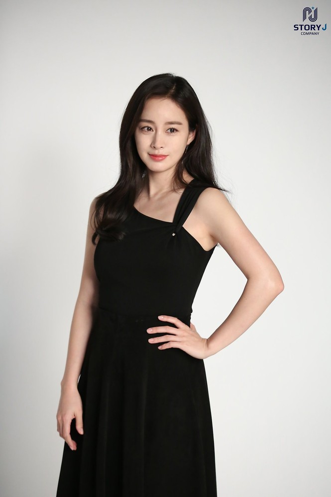 Kim Tae Hee trẻ đẹp như ở tuổi đôi mươi dù sắp tứ tuần - ảnh 12