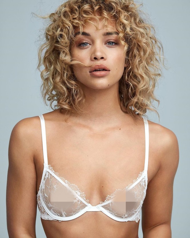 Jasmine Sanders nóng bỏng với nội y táo bạo - ảnh 1