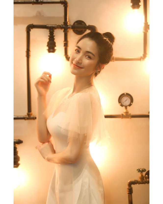 Vợ chồng Duy Mạnh, bạn gái Đức Chinh, Hòa Minzy háo hức đón Valentine - ảnh 8